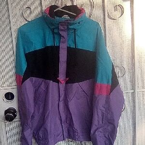 Van Heusen 417 Authentic Sportswear Multi Color Windbreaker Jacket. Size M.